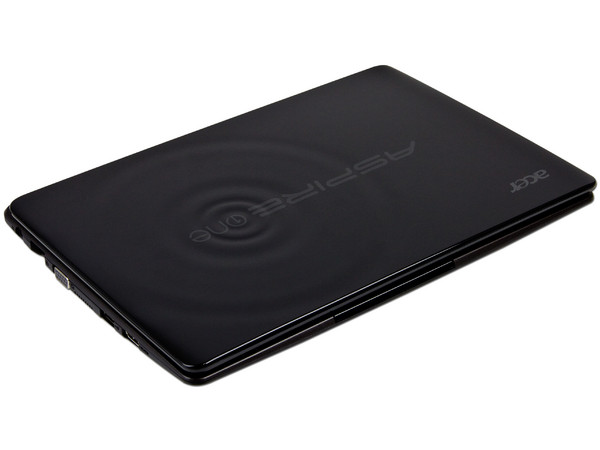 Netbook Acer Aspire ONE 722-BZ894:
Procesador AMD Dual-Core C50 (1.0 GHz),
Memoria de 1GB DDR3,  Disco Duro 320GB,
Pantalla LED de 11.6