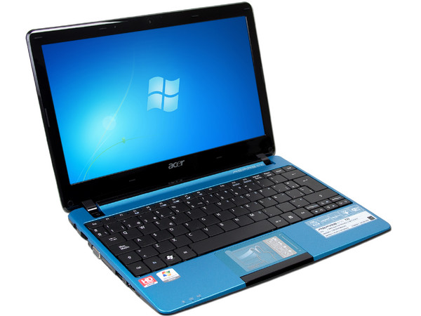 Netbook Acer Aspire ONE 722-0881:
Procesador AMD Dual-Core C50 (1.0 GHz),
Memoria de 2GB DDR3,  Disco Duro 320GB,
Pantalla LED de 11.6