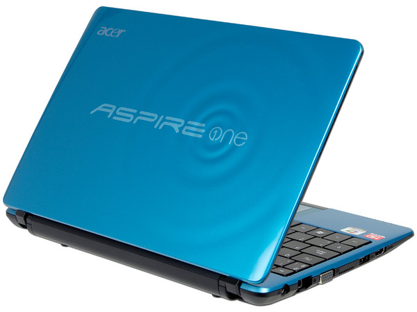 Netbook Acer Aspire ONE 722-0881:
Procesador AMD Dual-Core C50 (1.0 GHz),
Memoria de 2GB DDR3,  Disco Duro 320GB,
Pantalla LED de 11.6