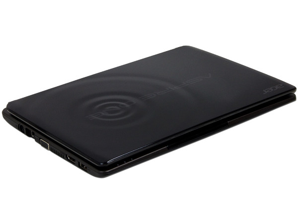 Netbook  Acer Aspire ONE D270-1838:
Procesador Intel Atom N2600 (1.6GHz),
Memoria de 2GB DDR3,  Disco Duro 320GB,
Pantalla LED de 10.1