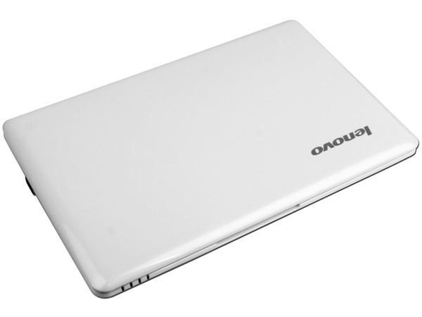Netbook Lenovo IdeaPad S10-3s,
Procesador Intel Atom N450 (1.66 GHz),
Memoria 1GB DDR2, Pantalla LED 10.1”,
Disco Duro de 160GB, Red 802.11b/g/n,
Windows 7. Color Blanca
