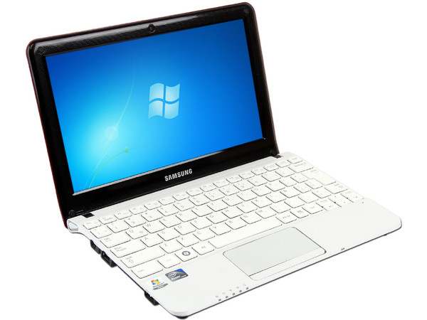 Netbook  Samsung NC-110-A05MX:
Procesador Intel Atom N455 (1.66 GHz),
Memoria de 2GB DDR3, DD 320GB,
Pantalla LED de 10.1