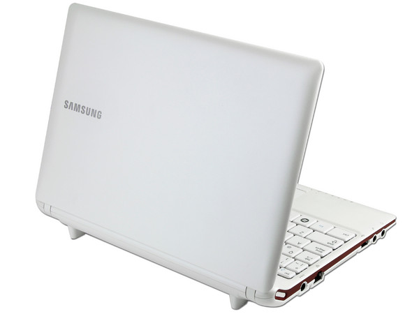 Netbook  Samsung Mini NP-N145-JP06MX:
Procesador Intel Atom N455 (1.66 GHz),
Memoria de 1GB DDR II, DD 250GB,
Pantalla LED de 10.1