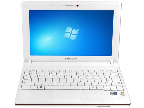Netbook  Samsung Mini NP-N145-JP06MX:
Procesador Intel Atom N455 (1.66 GHz),
Memoria de 1GB DDR II, DD 250GB,
Pantalla LED de 10.1