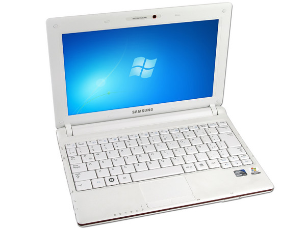 Netbook  Samsung Mini NP-N145-JP06MX:
Procesador Intel Atom N455 (1.66 GHz),
Memoria de 1GB DDR II, DD 250GB,
Pantalla LED de 10.1