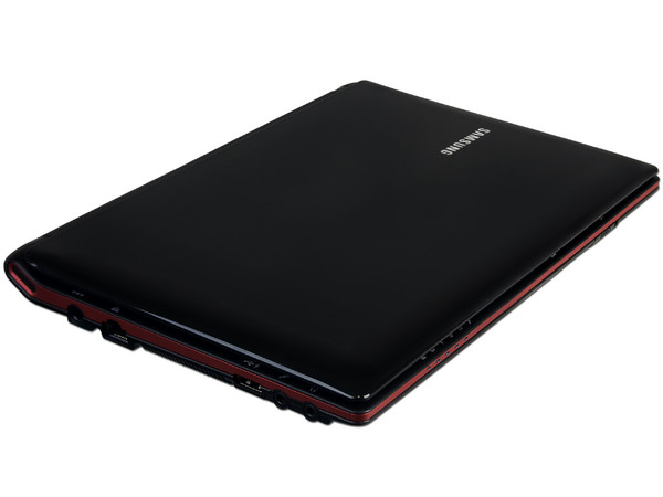 Netbook  Samsung Mini NP-N150:
Procesador Intel Atom N450 (1.66 GHz),
Memoria de 1GB DDR II, DD 160GB,
Pantalla de 10.1