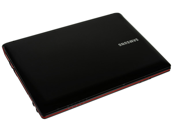 Netbook  Samsung Mini NP-N150-JP01MX:
Procesador Intel Atom N450 (1.66 GHz),
Memoria de 2GB DDR II, DD 250GB,
Pantalla de 10.1