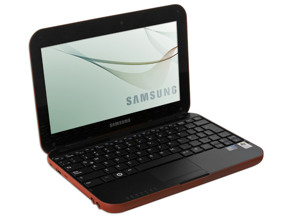Netbook Samsung Mini N310:
Procesador Intel Atom N270 (1.60 GHz),
Memoria de 1GB DDR II,  DD 160GB,
Pantalla de 10.1