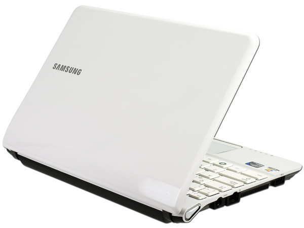 Netbook  Samsung Mini NP-NC110-A01MX:
Procesador Intel Atom N455 (1.66 GHz),
Memoria de 2GB DDR3, DD 320GB,
Pantalla LED de 10.1