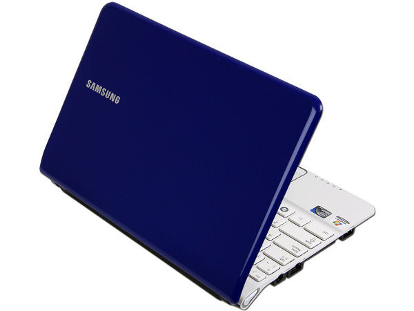 Netbook Samsung NC110-A03MX:
Procesador Intel Atom N455 (1.66Ghz),
Memoria de 2GB DDR 3, D.D. 320GB,
Video Intel GMA 3150, Pantalla LED de 10.1