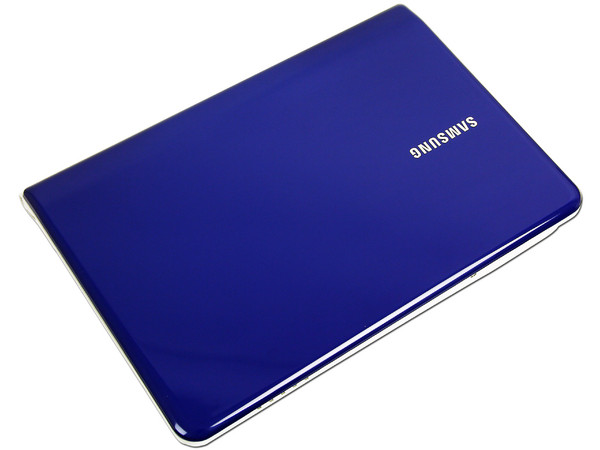 Netbook Samsung NC110-A03MX:
Procesador Intel Atom N455 (1.66Ghz),
Memoria de 2GB DDR 3, D.D. 320GB,
Video Intel GMA 3150, Pantalla LED de 10.1