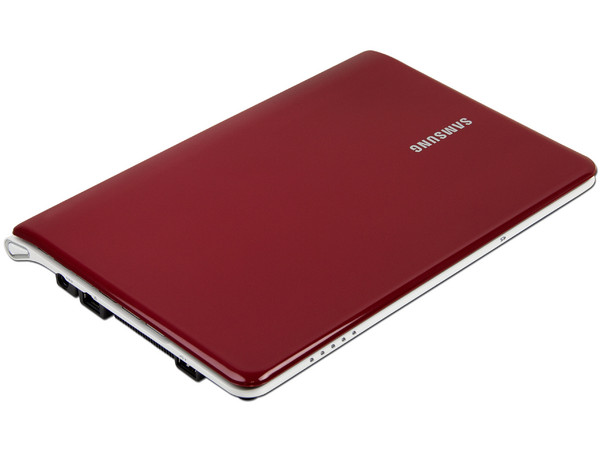 Netbook Samsung NC110-A05MX:
Procesador Intel Atom N455 (1.66Ghz),
Memoria de 2GB DDR 3, D.D. 320GB,
Video Intel GMA 3150, Pantalla LED de 10.1
