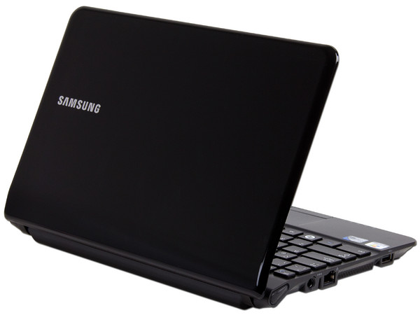 Netbook  Samsung NC110-A07MX:
Procesador Intel Atom N570 (1.66GHz),
Memoria de 2GB DDR3, DD 320GB,
Pantalla LED de 10.1