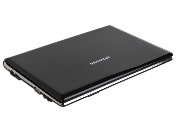UltraPortátil Netbook Samsung Mini NC20:
Procesador VIA Nano ULV U2250 (1.3+GHz),
Memoria de 1GB DDR II,  Almacenamiento Interno 160GB,
Pantalla de 12.1