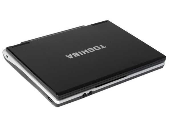 Netbook Toshiba NB105:
Procesador Intel Atom N270 (1.60 GHz),
Memoria de 1GB DDR II, Disco Duro de 160GB,
Pantalla de 8.9