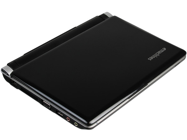 Netbook eMachines 250-1575:
Procesador Intel Atom N270 (1.60 GHz),
Memoria de 1GB DDR II,  Almacenamiento Interno 160GB,
Pantalla de 10.1