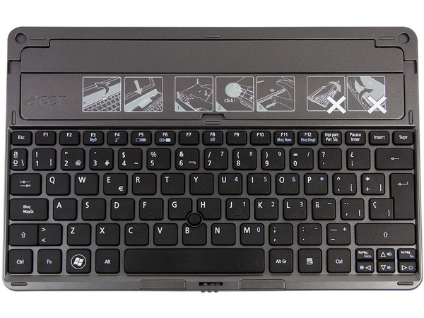 Tablet/Netbook Acer Iconia Tab (W500-0664): 
Procesador AMD Dual-Core C-60 (1.0 GHz), 
Memoria de 2GB DDR3, SSD de 32GB, 
Pantalla Multi-touch LED de 10.1