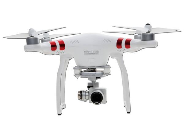 Drone DJI Phantom 3 Standard con cámara de 2.7K HD, alcance de hasta 800m.