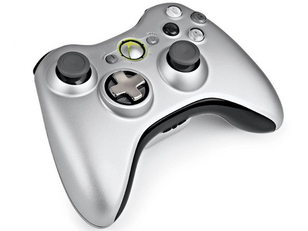 Control Inalámbrico para Xbox 360 con Pad Direccional Transformable y Kit Carga y Juega. Color Plateado 