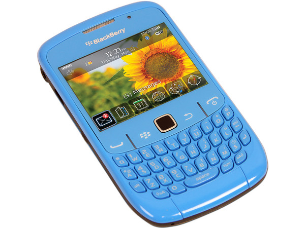 Smartphone BlackBerry Curve 8520 con teclado QWERTY, Cámara de 2 MP y Chat móvil. Color Sky Blu. Región 4