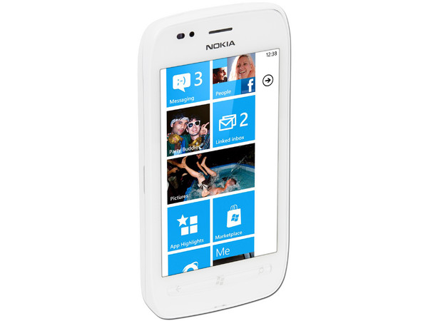 Smartphone Nokia Lumia 710 con Pantalla Touch, Cámara de 5MP, conexión Wi-Fi y S.O. Windows Phone 7.5. Región 4