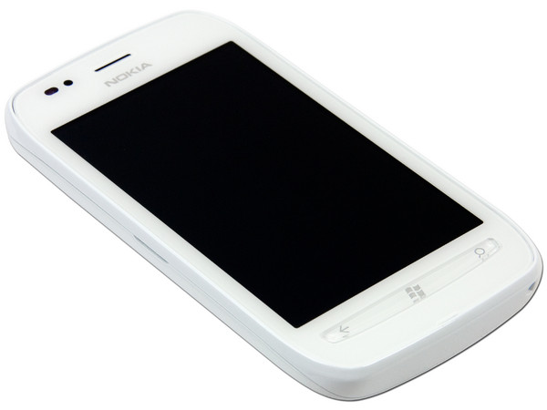 Smartphone Nokia Lumia 710 con Pantalla Touch, Cámara de 5MP, conexión Wi-Fi y S.O. Windows Phone 7.5. Región 4
