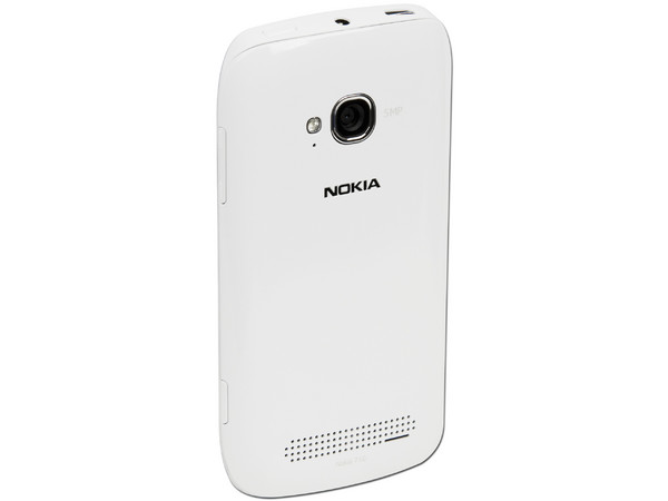 Smartphone Nokia Lumia 710 con Pantalla Touch, Cámara de 5MP, conexión Wi-Fi y S.O. Windows Phone 7.5. Región 4