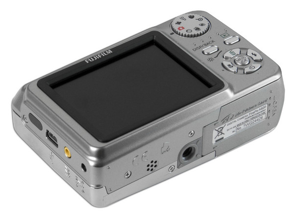 Cámara Fotográfica Digital Fujifilm FinePix A820, 8.3MP incluye cargador de baterías