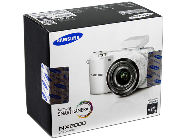 Cámara Fotográfica Digital Samsung SMART CAMERA NX2000 de 20.3 MP, Video Full HD, pantalla touch, Wi-Fi.