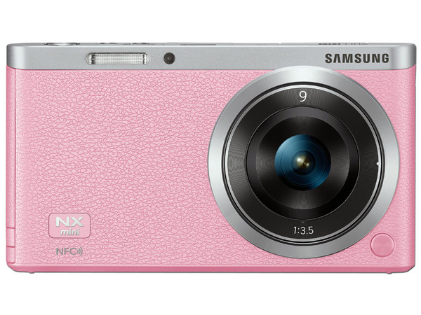 Cámara Fotográfica Digital Samsung NX Mini de 20.5MP, Video Full HD (1920 x 1080), Pantalla Touch Flip Up, Wi-Fi, NFC.