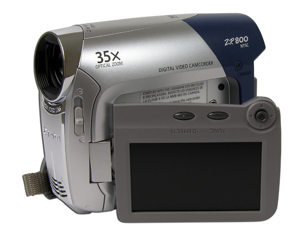 Cámara de Video Canon ZR800, Zoom Óptico 35x, MiniDV