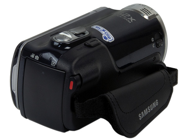 Cámara de Video HD Samsung HMX-F90, Zoom Óptico 52x, graba en Memorias SDXC.