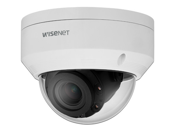 Cámara Tipo Domo Antivandálica Hanwha ANV-L7082R de 4MP, H.265, IR hasta 30m, IP66, IK10.