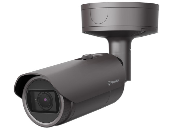 Cámara Bala IP 2MP con IA, Lente Motorizado 438 a 933 mm, P-Iris, WDR 120dB, H265, Ranura SD, Protección IP67 IK10 NEMA4X, Compresión H265 WiseStream II, Análisis de video con IA.