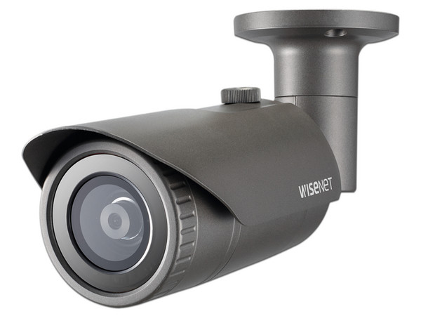 Cámara IP de vigilancia Hanwha QNO-8020R, Tipo Bala de 5MP, Lente 4mm, IR hasta 25M, Exterior, IP66, PoE, Antivandálica.
