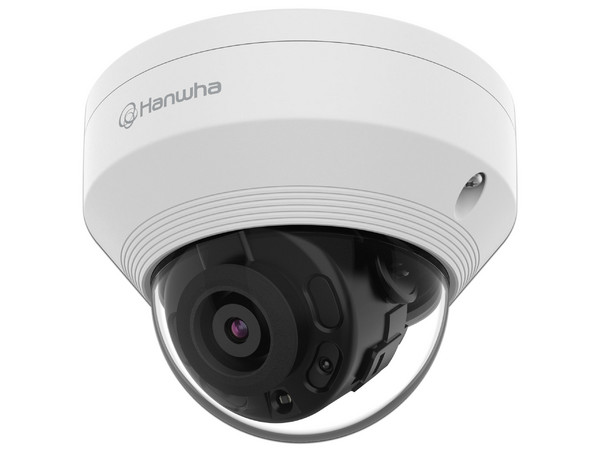 Cámara de vigilancia tipo Domo Hanwha QNV-8020R de 5MP, Lente fijo de 4mm, IR hasta 25m, Ranura MicroSD (hasta 128GB), IP66, IK10, PoE.