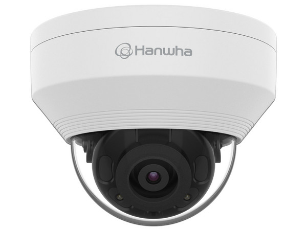 Cámara de vigilancia tipo Domo Hanwha QNV-8020R de 5MP, Lente fijo de 4mm, IR hasta 25m, Ranura MicroSD (hasta 128GB), IP66, IK10, PoE.