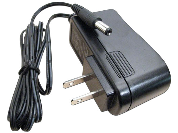Fuente de poder regulada SAXXON PSU1201E de 12V, 1A para equipos de CCTV. Color Negro.