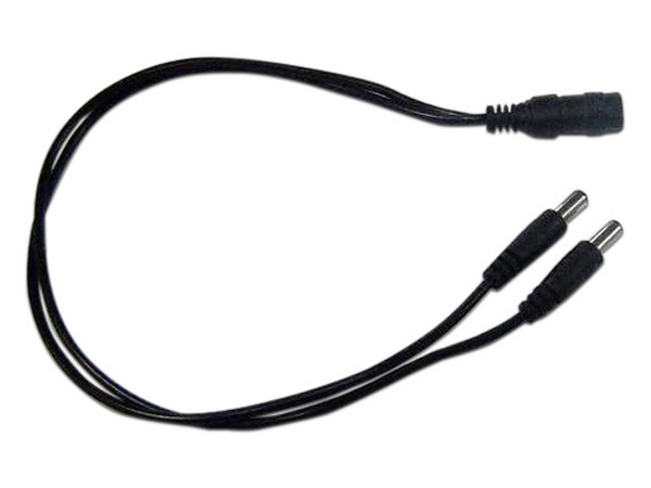 Divisor De Energía Saxxon Tipo Pulpo de 2 Conectores Macho y 1 Conector Hembra.