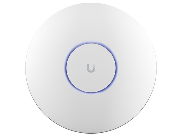 Kit de Seguridad Ubiquiti UniFi Enterprise, Access Point U7-PRO Wi-Fi 7, Alimentación PoE, Switch USW-PRO-MAX-48-POE de 48 Puertos y Soporte PoE++, Capa 3, Cámara UVC-G5-Bullet con Resolución 2K. Color Blanco.