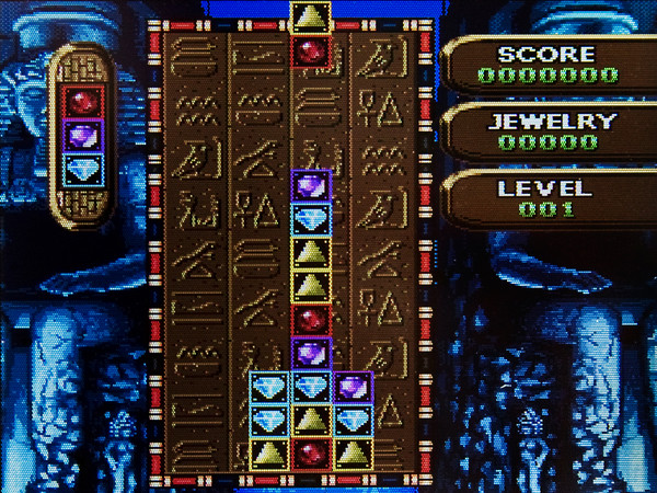 Genius Pocket Game Heeha 100 con 30 juegos a color tipo arcade clásicos instalados.