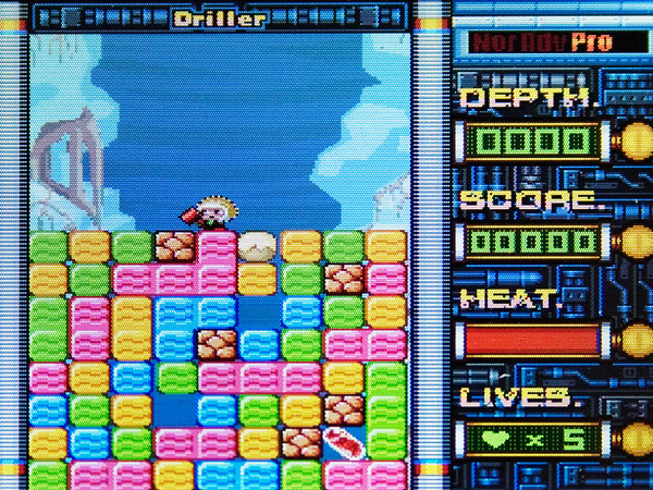Genius Pocket Game Heeha 100 con 30 juegos a color tipo arcade clásicos instalados.