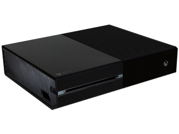 Consola Xbox One, Halo The Master Chief Collection, 500 GB,  incluye control inalámbrico y audífonos.