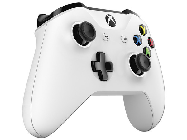 Consola Xbox One S de 1 TB con juego Madden NFL 17. Color Blanco