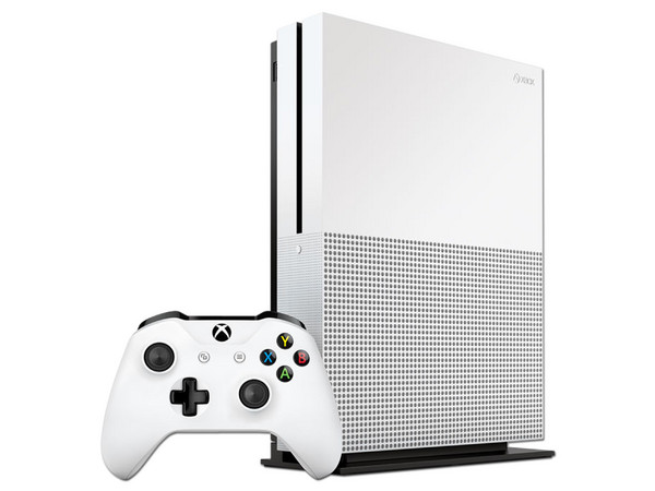 Consola Xbox One S de 1 TB con juego Madden NFL 17. Color Blanco