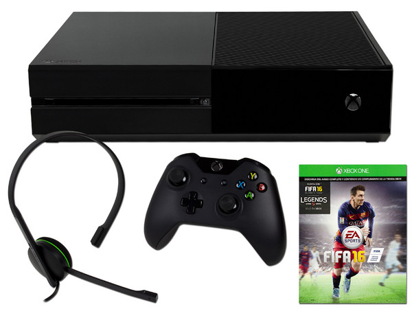 Consola Xbox One con juego FIFA 16.