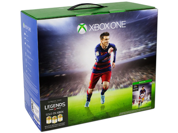 Consola Xbox One con juego FIFA 16.