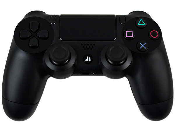 Consola Sony PlayStation 4 con juego FIFA 16