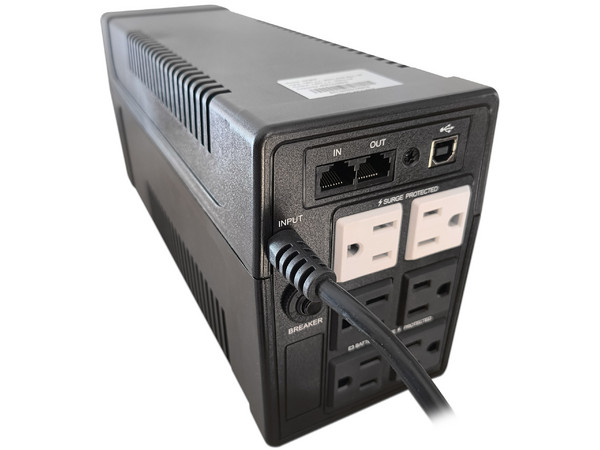 No-Break SKE GP800 de 800VA/480W, 6 Contactos con Supresión de Picos, Color Negro.
