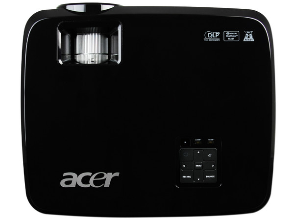 Proyector Acer X1130P, Resolución de 800 x 600 y 2500 lúmenes.